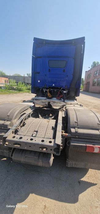 Тягач Mercedes Actros