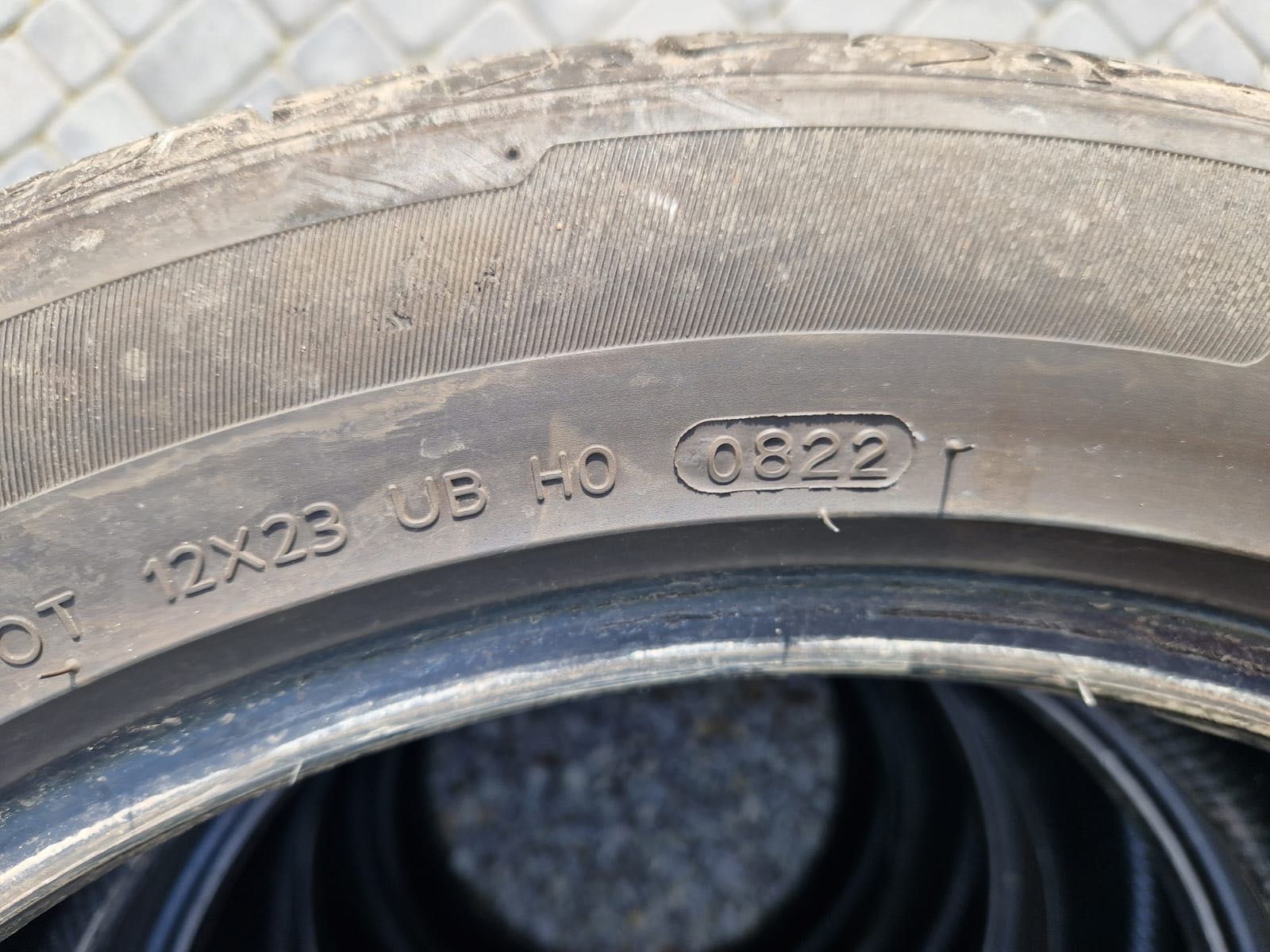 Sprzedam opony letnie 235/50 R19 Hankook