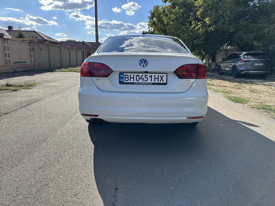Volkswagen Jetta 2014 1.8 tsi комплектация SEL