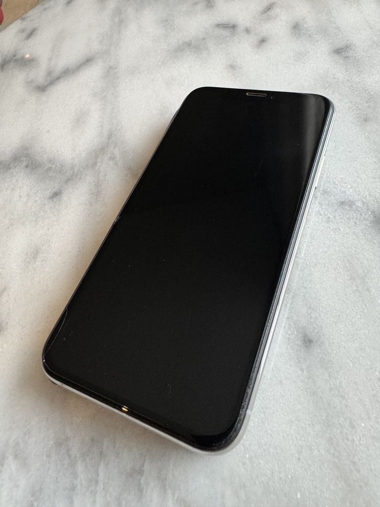 iPhone XS 64GB White