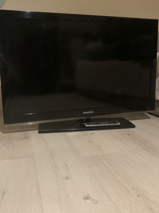 Продаю 40” LCD-телевізор Samsung  (б/в)