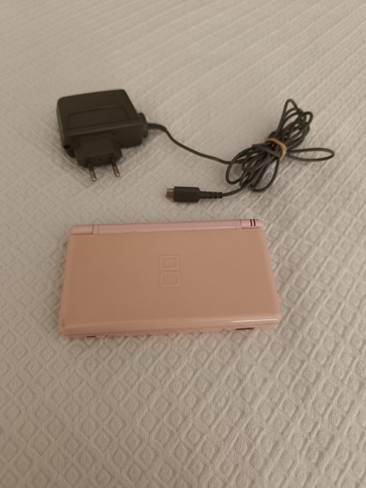 Nintendo DS lite cor de rosa + carregador