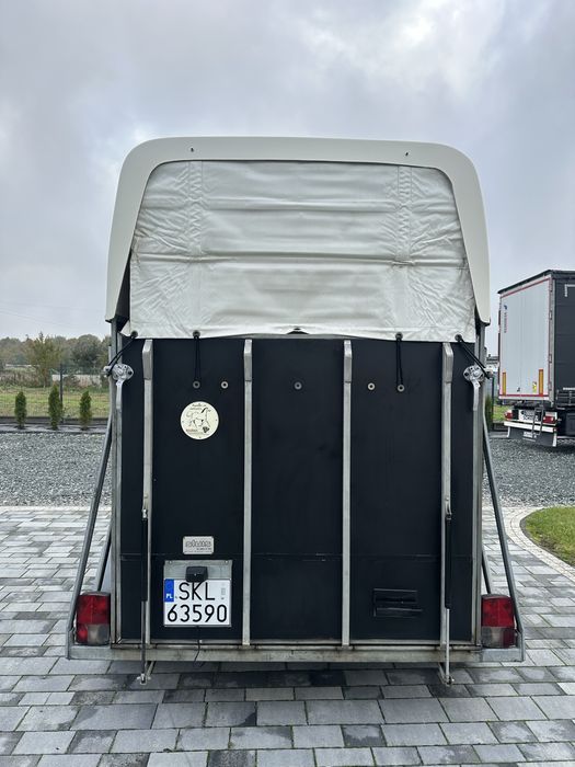 Przyczepa  do przewozu 2 koni  dmc 1300 kg kat B