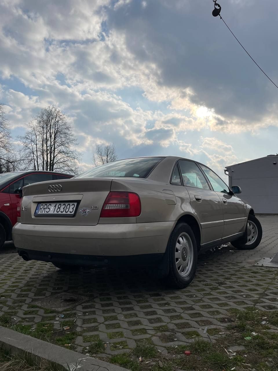 Audi A4 1.6 benzyna/LPG Oszczędny samochód .Bogate wyposażenie.