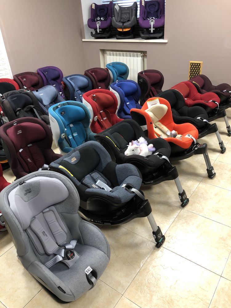 Автокрісло Cybex Britax Romer Maxi Cosi Recaro бустер автолюлька