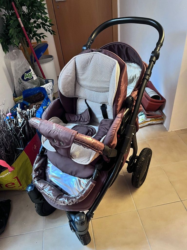 Carro bebé com cadeira e alcofa