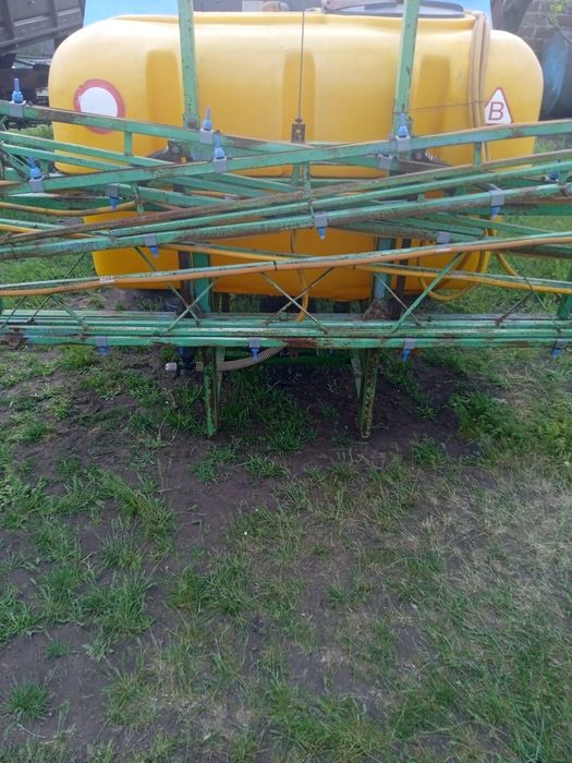 Продам навесной оприскватель ОП-800 в рабочем состоянии .