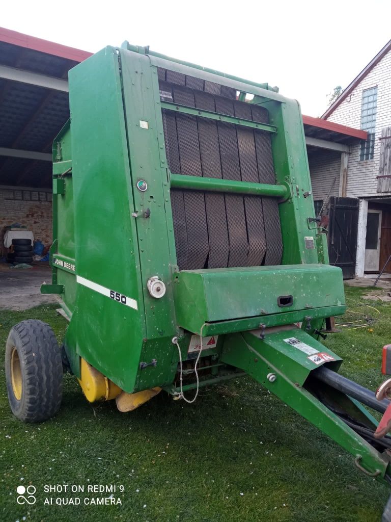 Prasa John Deere 550