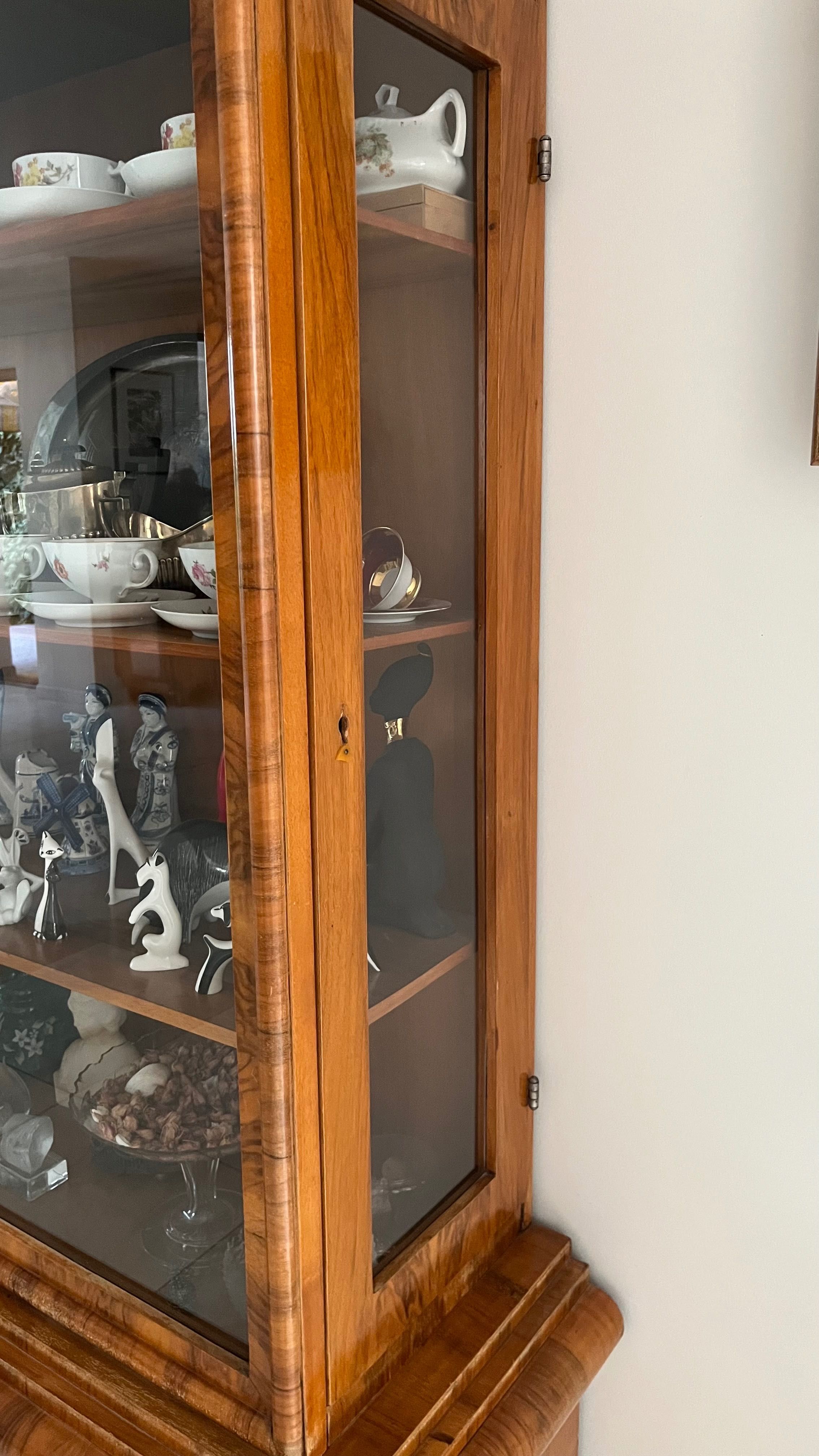 Mała witryna biblioteka komoda szafka politurowana Wiedeńskie art Deco