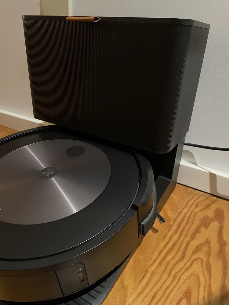 Robot aspirador iRobot j7+