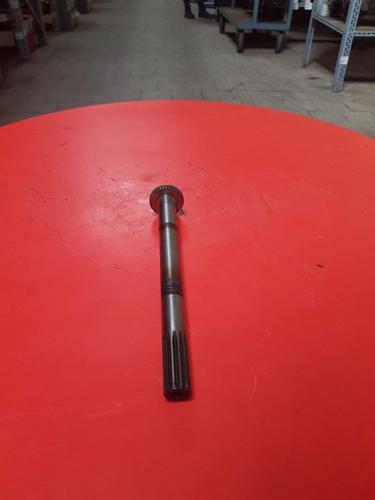 Wałek MTZ 320 ,  23030.31