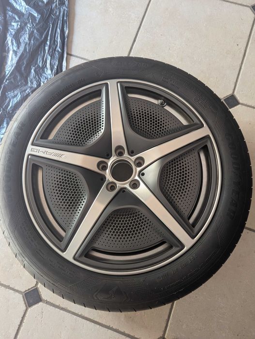 4 Jantes e pneus Mercedes Benz EQE praticamente novos