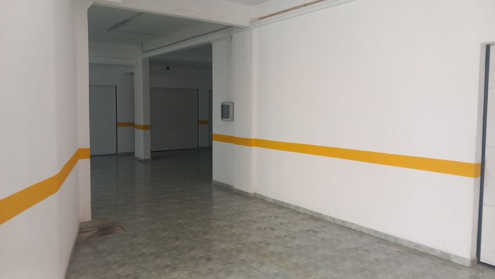 Garagem com luz e tomada