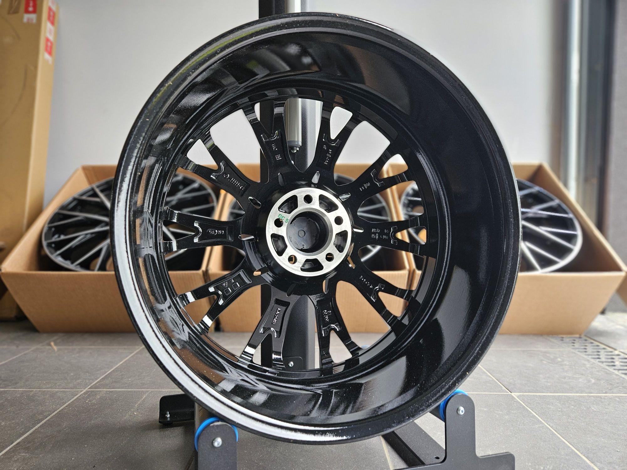 Range Rover Evoque 20 " Nowe 5x108 Velar Felgi Czarne Alufelgi