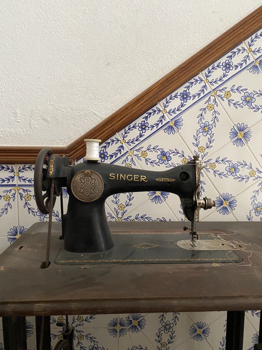Máquina costura singer com móvel pedal e campânula
