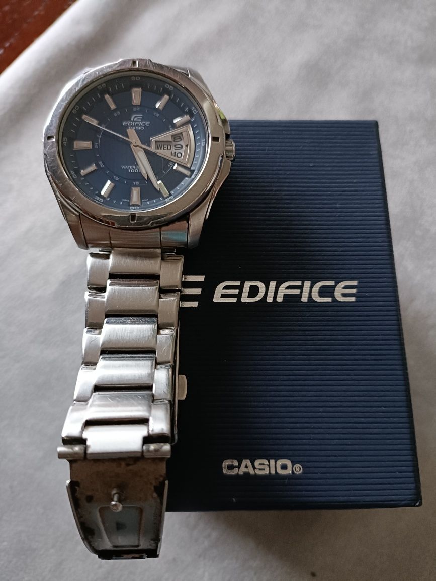 Zegarek Casio serii Edifice EF-129D-2AVEF