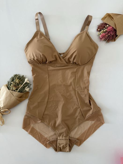 Modelujące body wyszczuplające