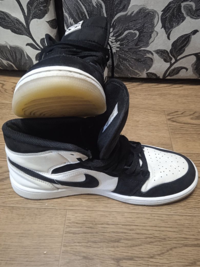 Чоловічі кросівки Air Jordan 1 Mid SE White/Black
