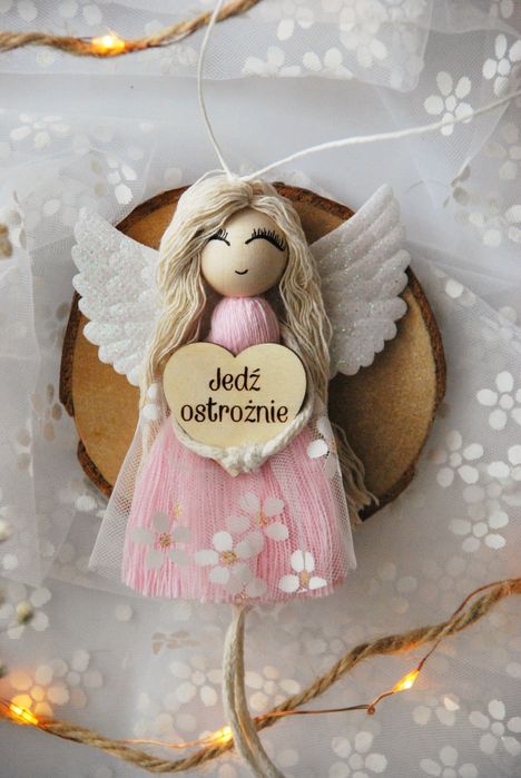 Zawieszka do samochodu Aniołek - Jedź ostrożnie - róż | Do auta