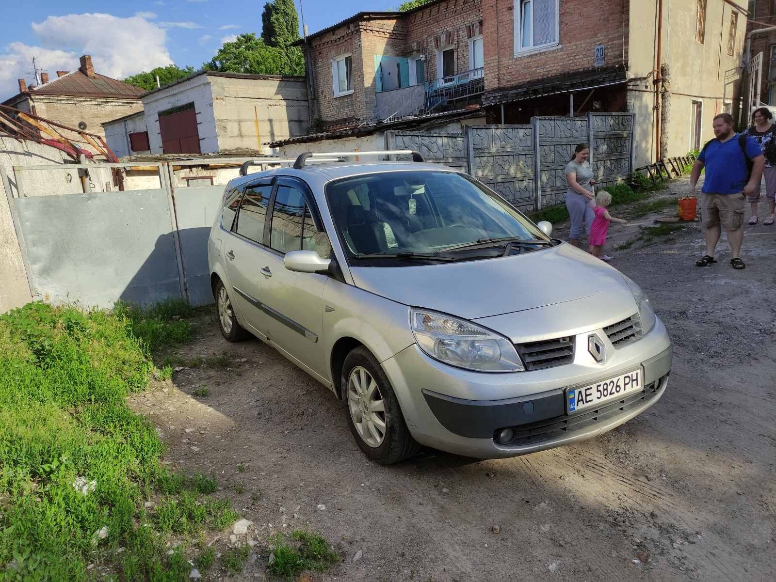 Продам надійний сімейний автомобіль Reno Grand Scenic 2