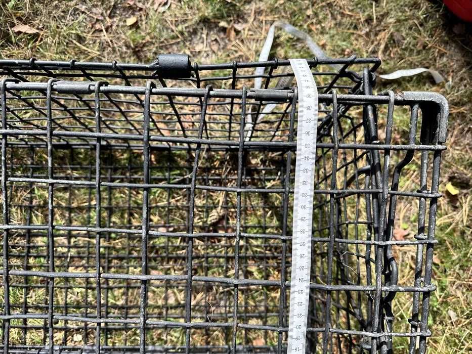 Metalowa klatka do przewożenia drobiu