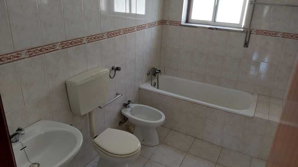 Arrendamento de apartamento T3 com 100m2