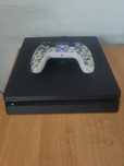 PlayStation 4 silm z 4 grami