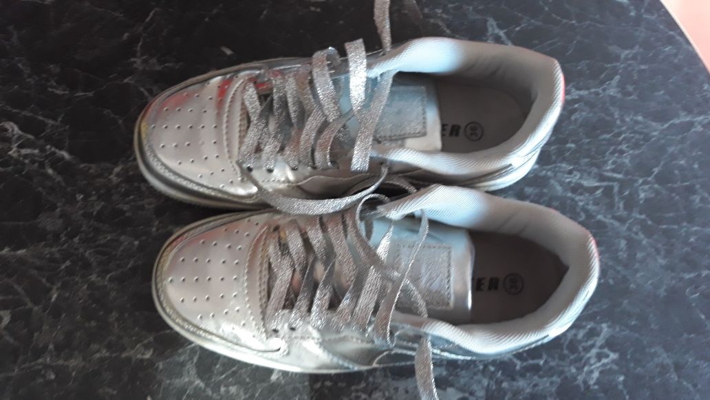 Srebrne damskie buty