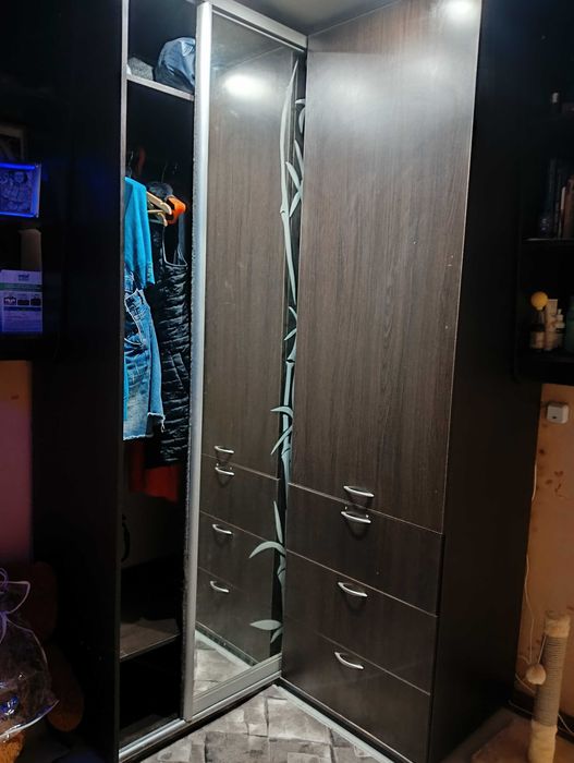 Продам шкаф-купе в хорошем состоянии