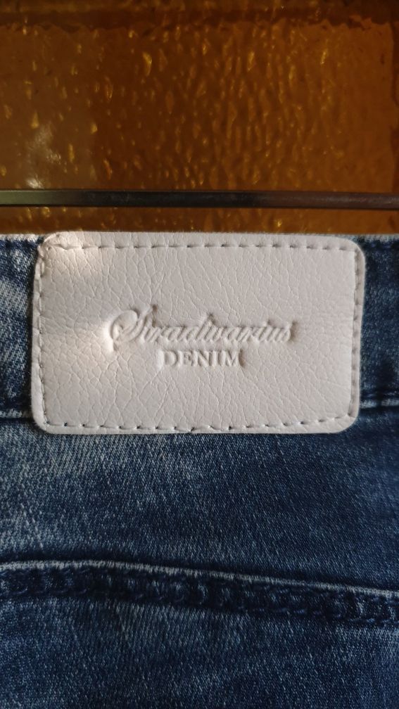 Джинсы Stradivarius 26,евр.36