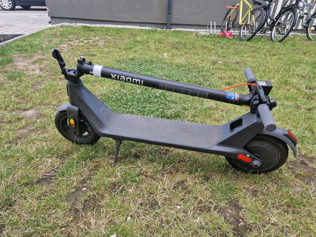 Hulajnoga elektryczna XIAOMI Electric Scooter 4 Lite (2nd Gen)