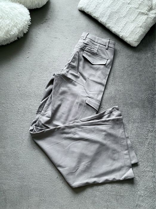 Szare spodnie bojówki z kieszeniami wysoki stan