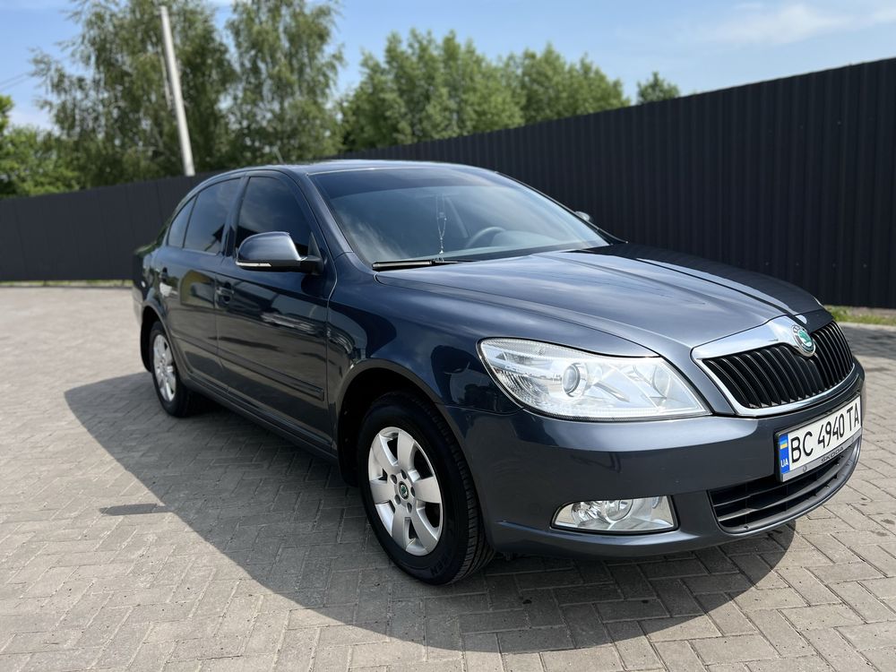 Skoda octavia (a5) 10.2011 року MPI 1.6  газ/бензин
