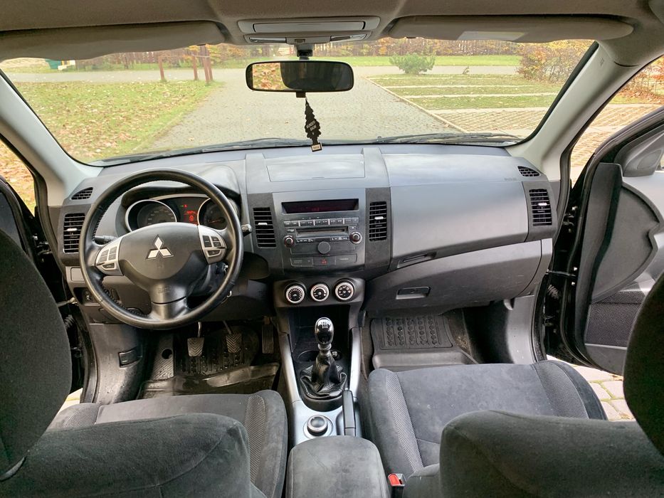 Mitsubishi Outkander 2.0 DID 140KM 4X4 Manual Clima