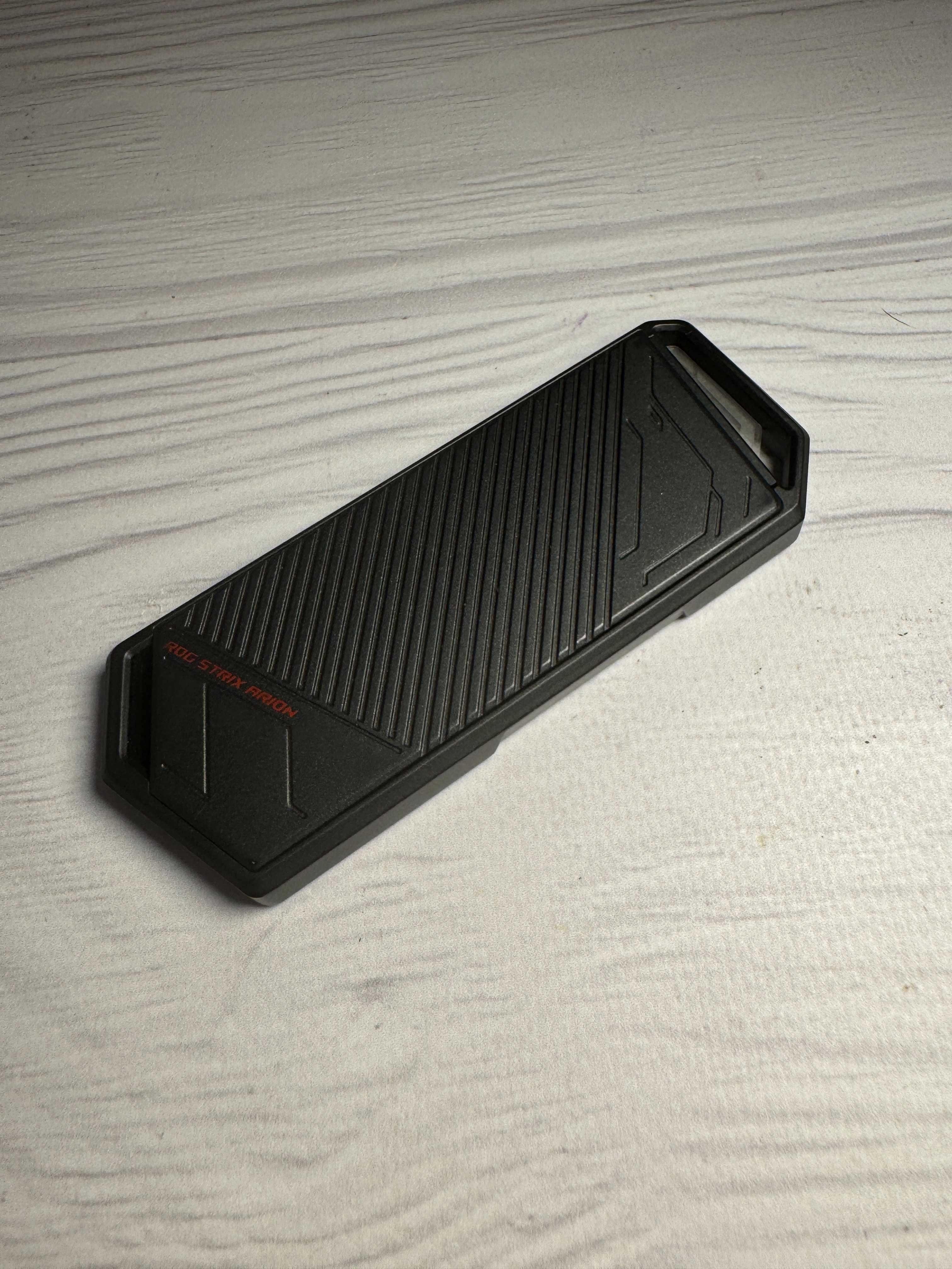 Зовнішня кишеня Asus ROG Arion для M.2 (обмен/продажа) Внешний карман