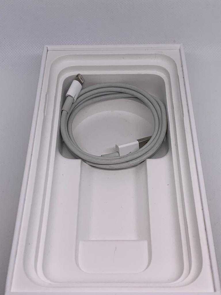 iPhone 11 Black 64 GB