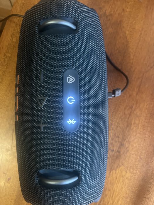 Xtreme 4 jbl blue  100% оригинал, состояние как новая