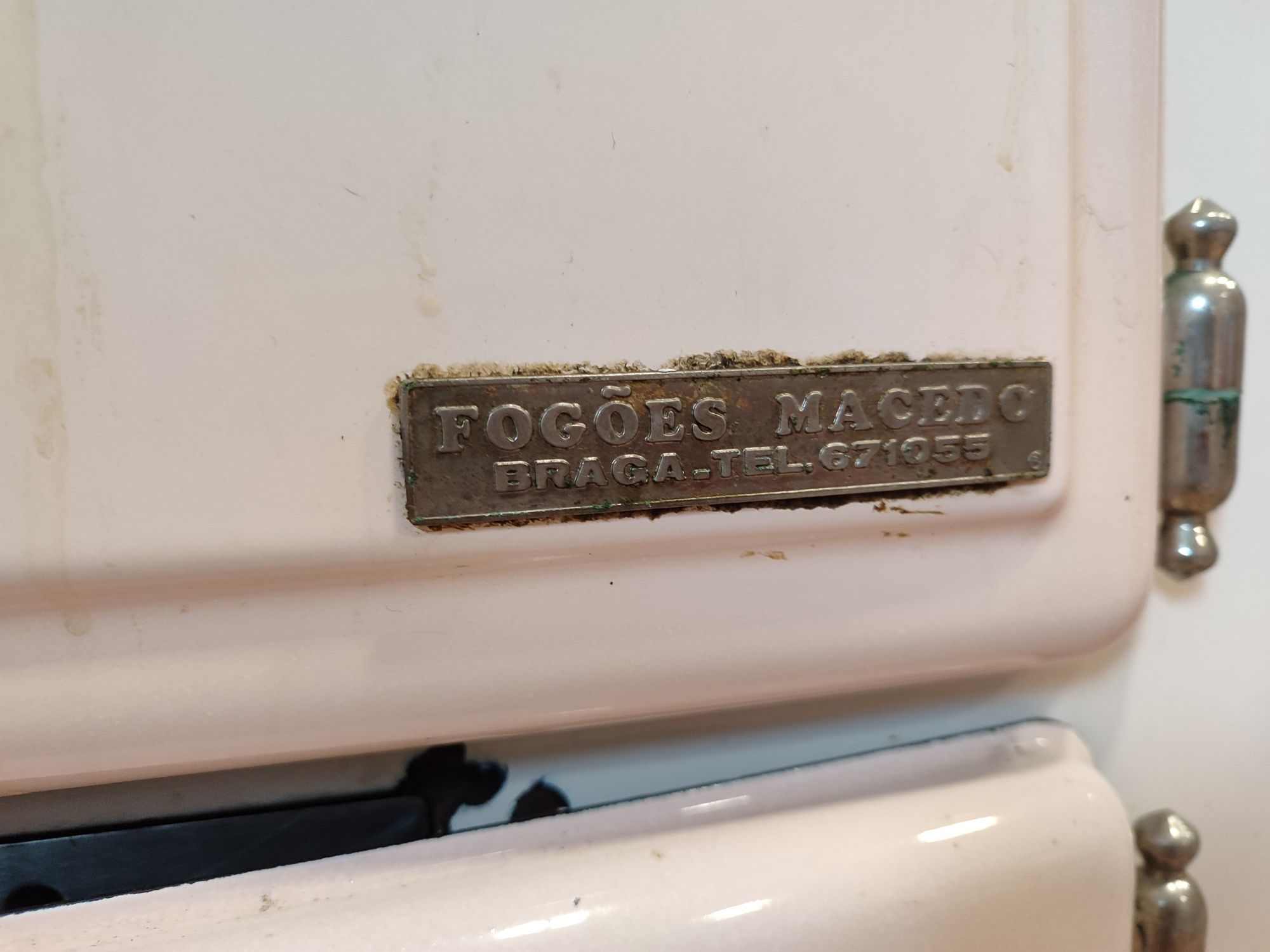 Fogão a lenha marca "Fogões Macedo"