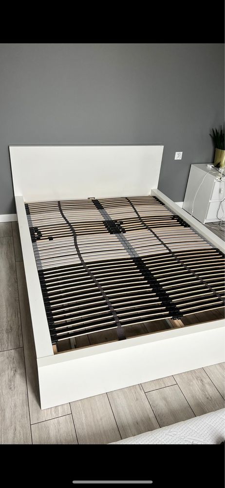Łóżko malm ikea  140cm ze stelazem