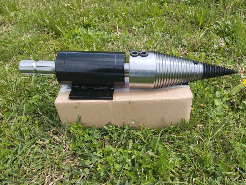 Łuparka świdrowa WOM / świder do drewna do ciągnika / stożek 90mm