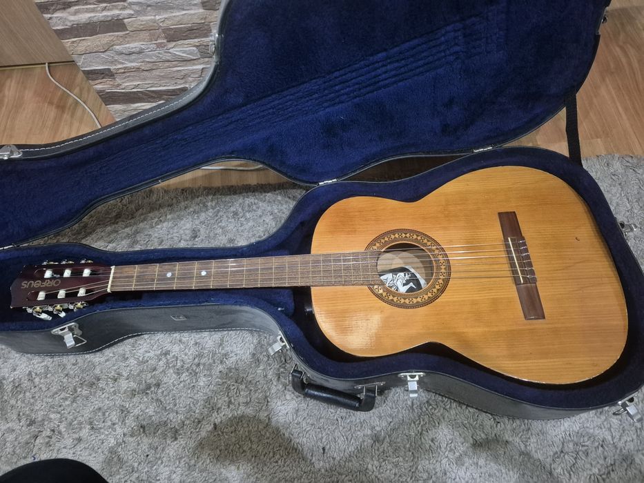 Gitara klasyczna z futerałem