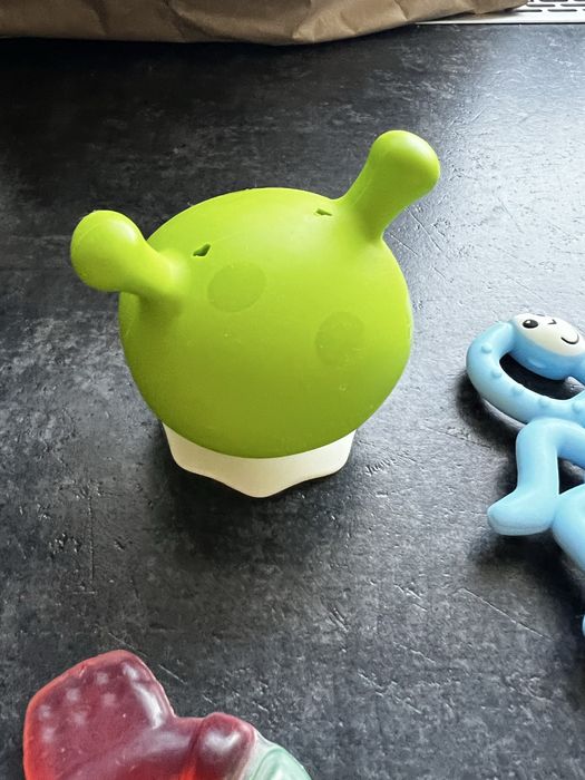 Zestaw gryzaków grzybek Mombella matchstick monkey 2 wodne