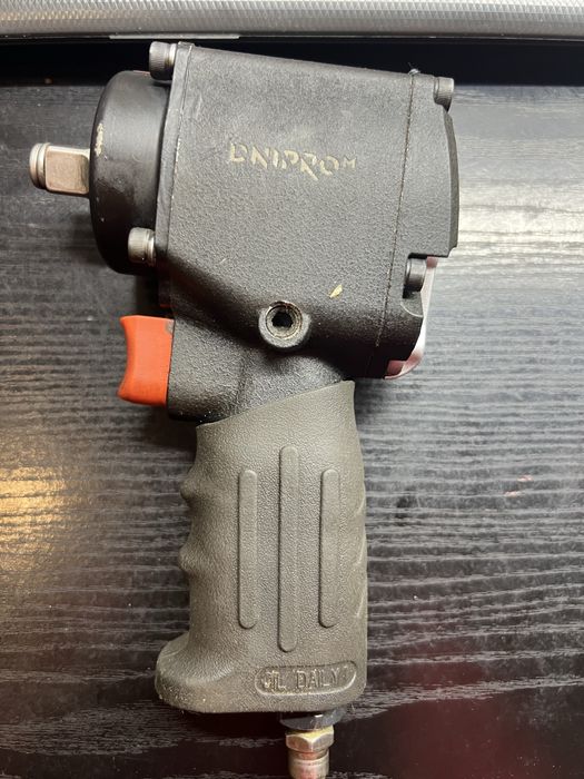 Гайковерт пневматичний Dnipro-M