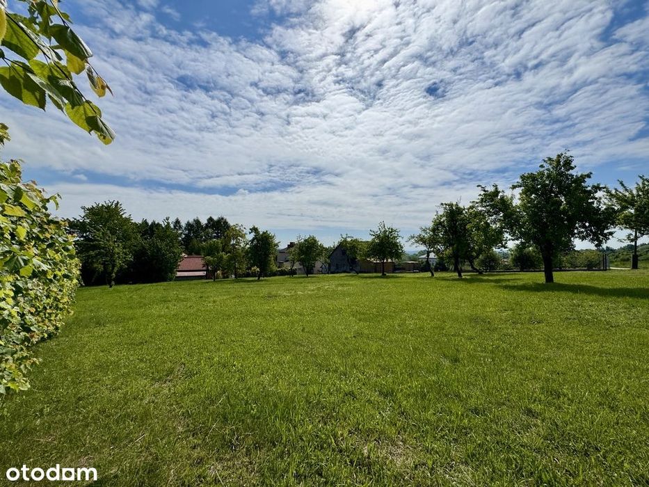 Z widokiem na wschód słońca, 350 m szkoła