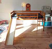Drewniane łóżko na antresoli ze zjeżdżalnią plus gratisy