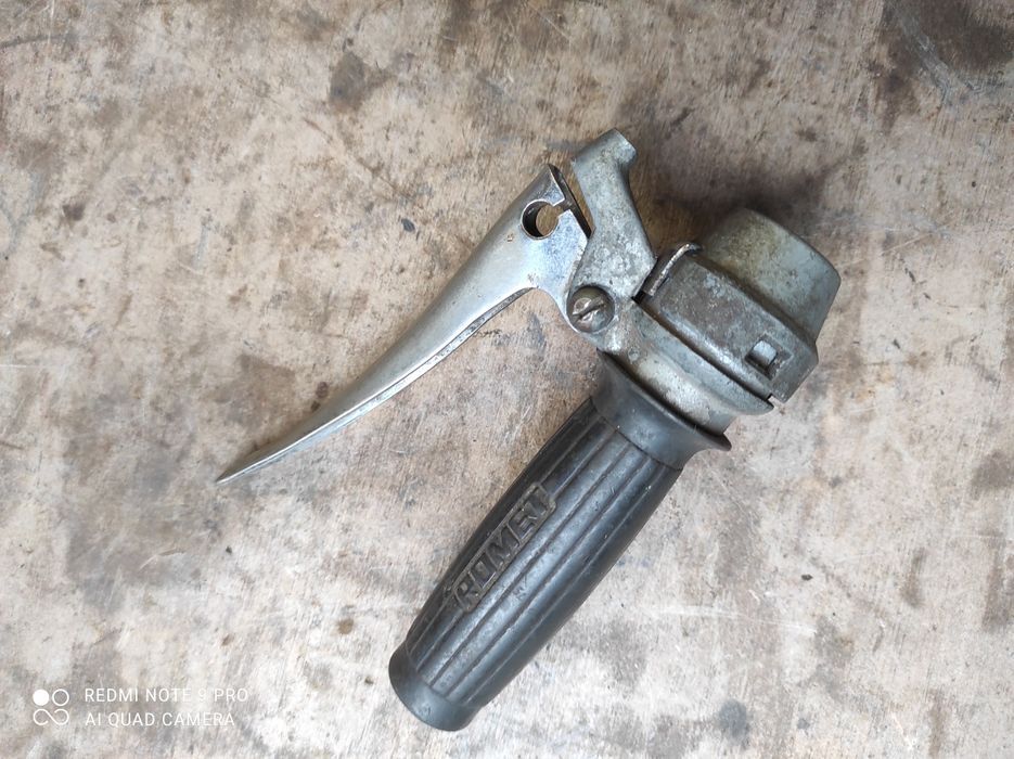 Manetka rączka zmiany biegów motorynka M1 komar korpus klamka 14.115