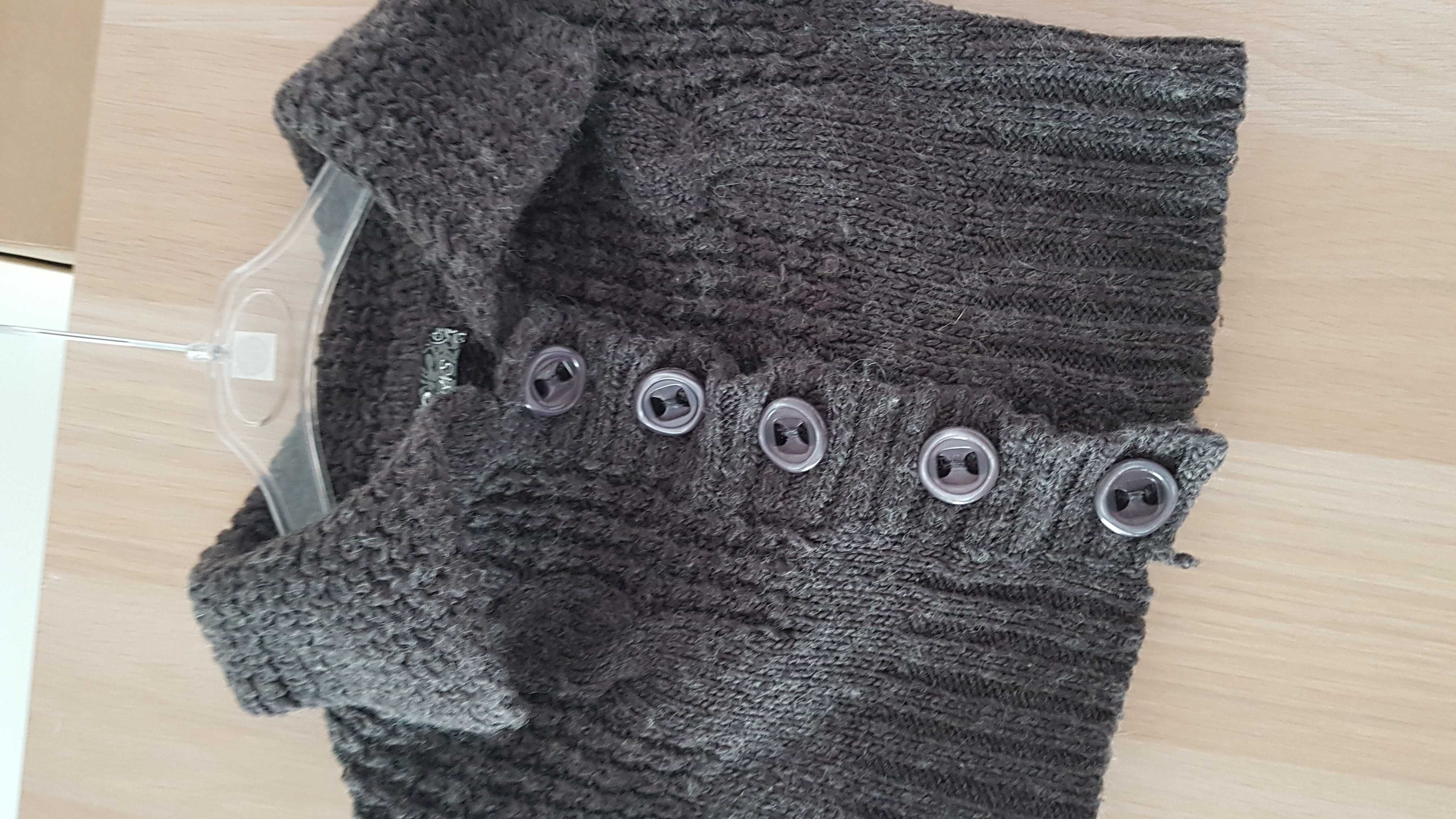Sweterek narzutka dla dziewczynki