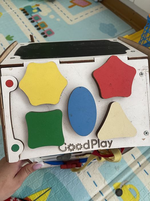 Бизикуб бизиборд