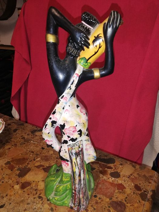 Boneca de porcelana