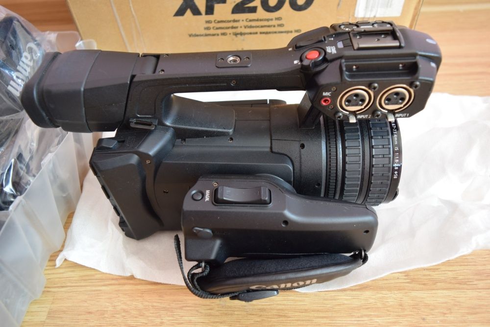 Canon XF200 HD Camcorder Профессиональная Видеокамера